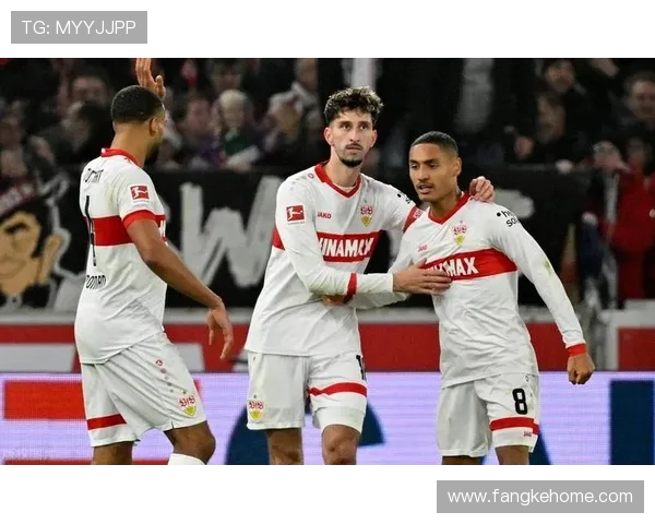 足球队伍中的球星究竟是谁 谁在赛场上闪耀光芒成就辉煌